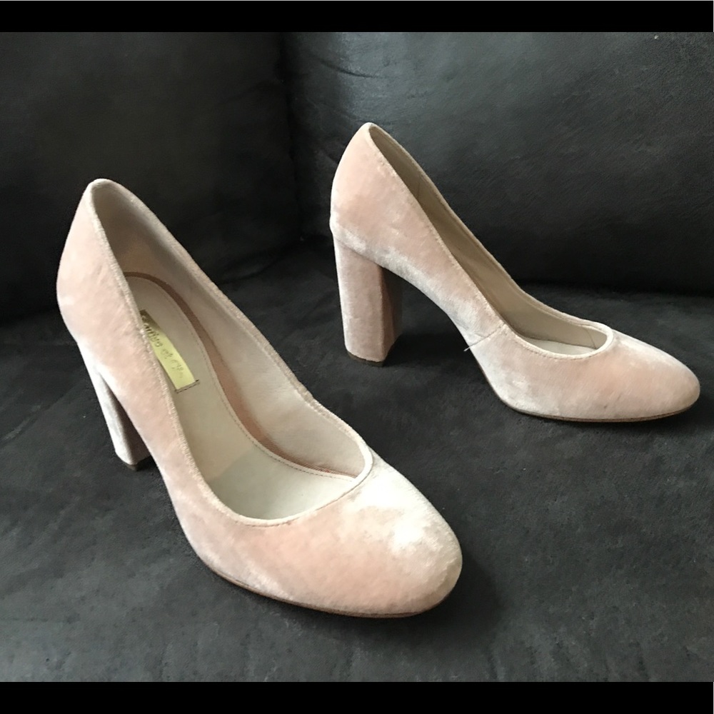 Louise et Cie Light Pink Pumps. Size 5.5